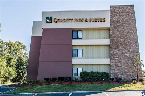 quality inn and suites|Quality Inn & Suites Warren .